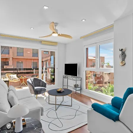 Comeback Me & Mrs Jones Apartment
