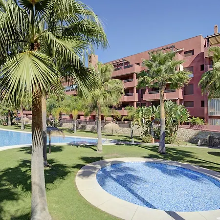 Comeback Me & Mrs Jones Apartment Motril