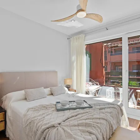 Comeback Me & Mrs Jones Apartment *